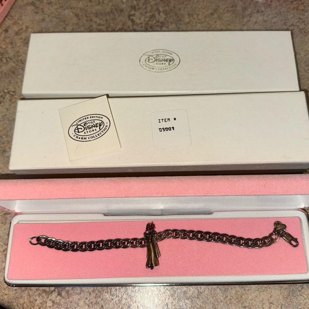 Numbered Limited Edition Disney Charm Collection Bracelet Snow White (June 1996)